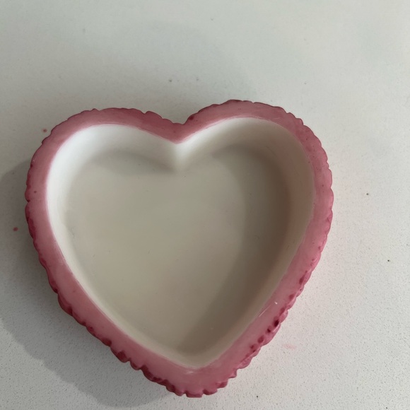 Vintage Dezine Heart Shaped Victorian Pink Shade Trinket Box Roses Made in 1993 - Picture 6 of 8